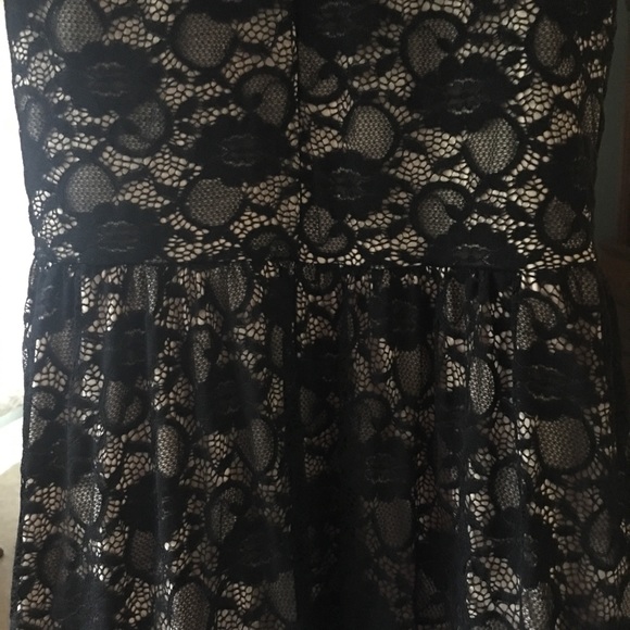 Lace Prom Dress - Picture 4 of 5